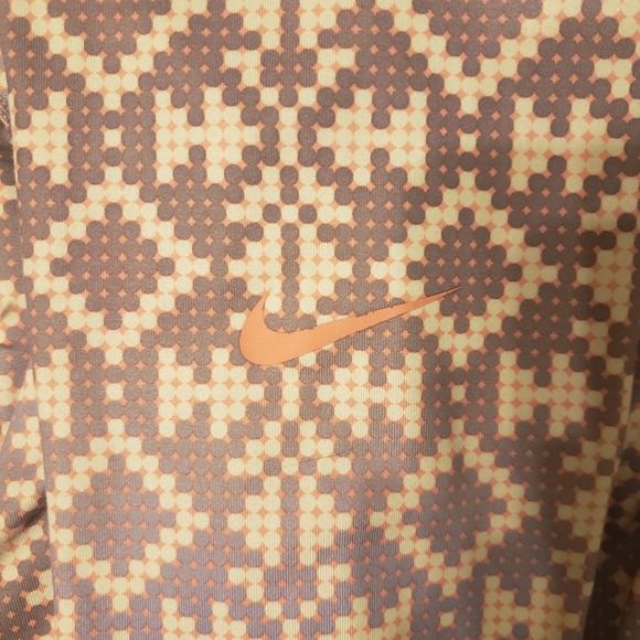 Aztec Pattern Nike Pro - Picture 4 of 5